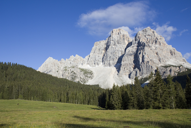 2011-08-15_17-00-12 cadore.jpg - Blick zu unserem "Hausberg" - Monte Pelmo